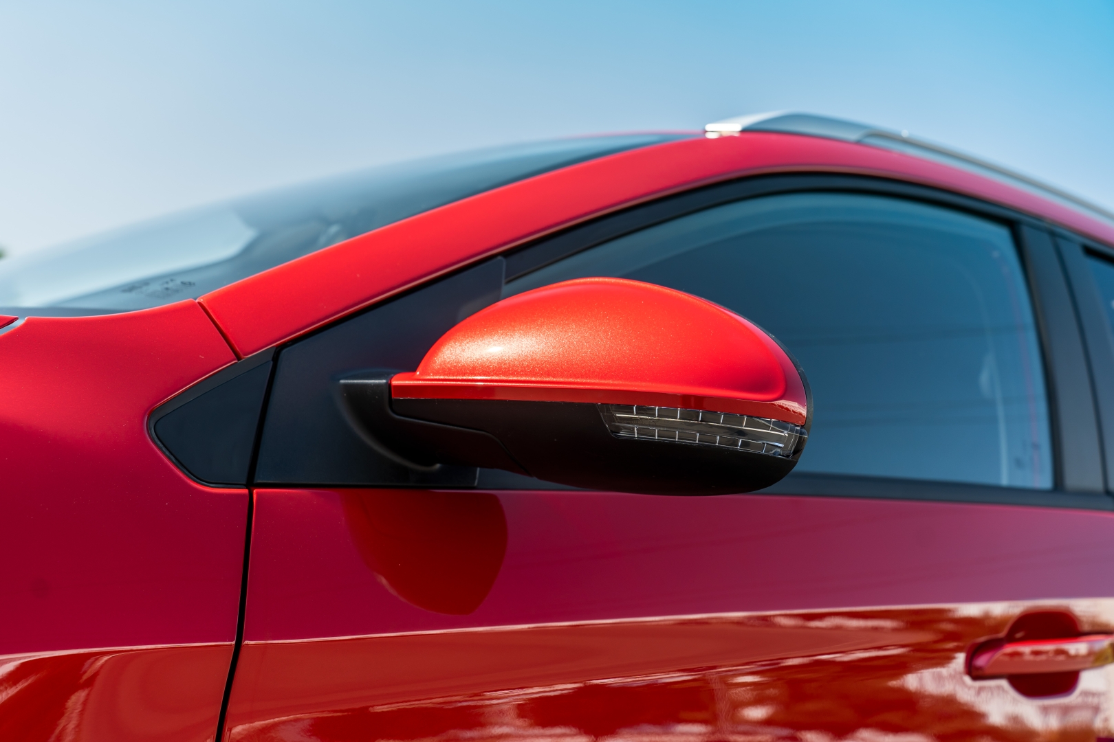 Электрлі реттелетін және жылытқышы бар бүйір айналар